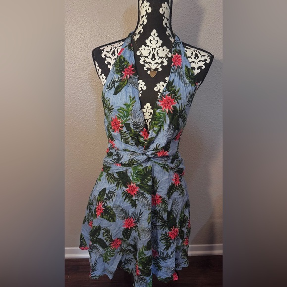 Everly Floral Wrap Dress with Tropical Print Women’s size Medium - Picture 1 of 7